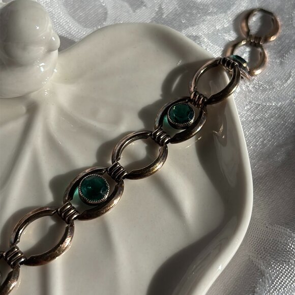 VINTAGE SIMMONS FAUX EMERALD CRYSTAL LINK BRACELET - Picture 2 of 8